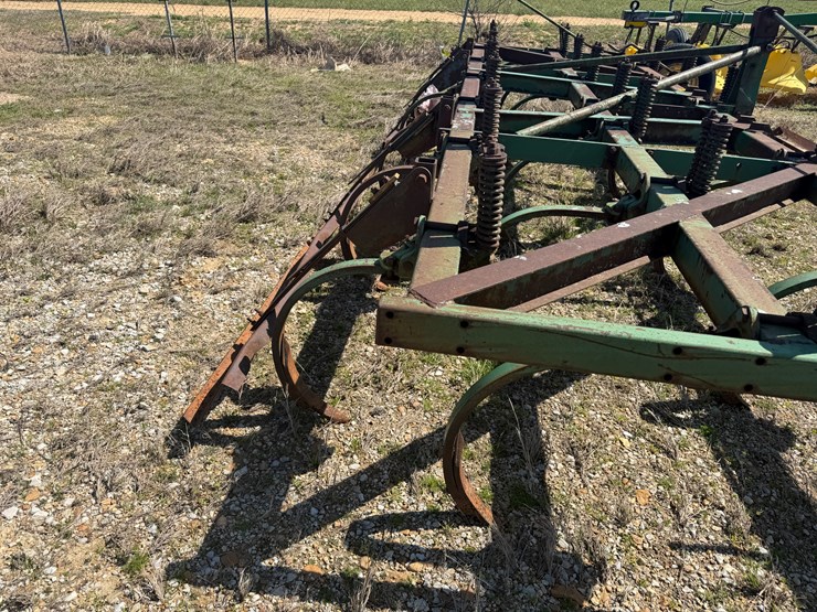 john-deere-100-image-15