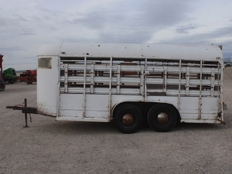 #3021-•-16ft-bumper-pull-livestock-trailer-image-9