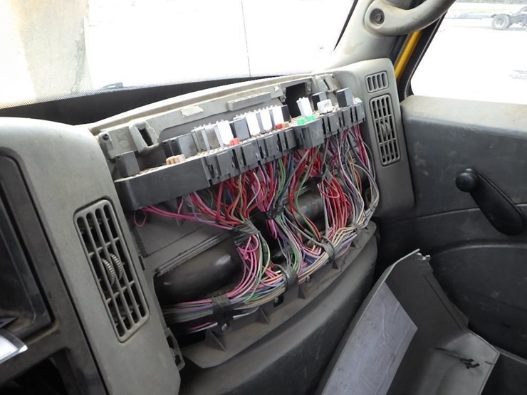 2011-international-durastar-4300-image-35