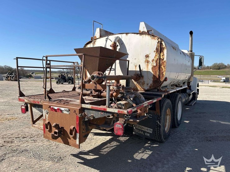 2004-mack-613-concrete-mixing-truck-image-4