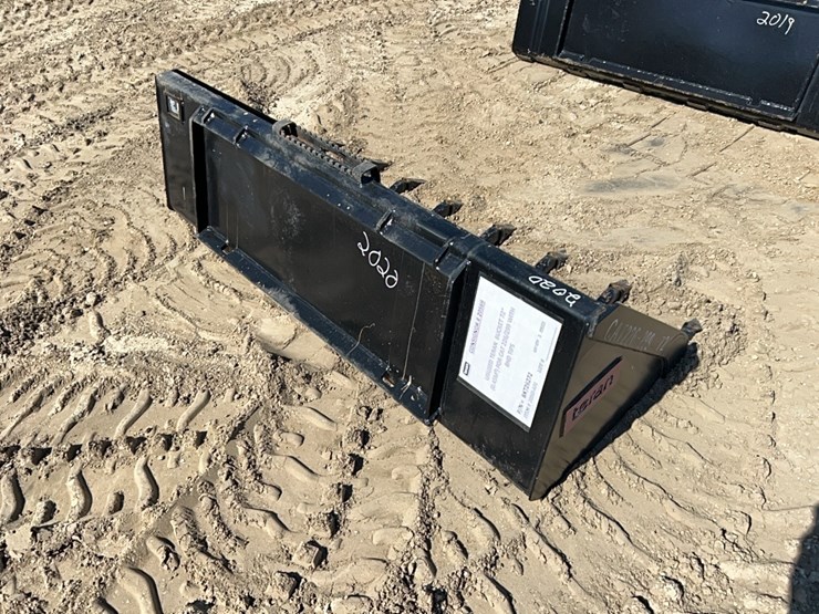 caterpillar-226-image-2