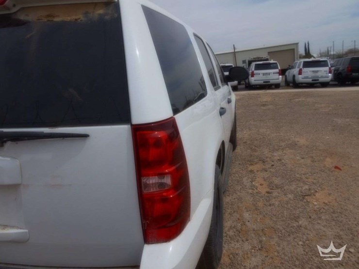 2013-chevrolet-tahoe-image-3