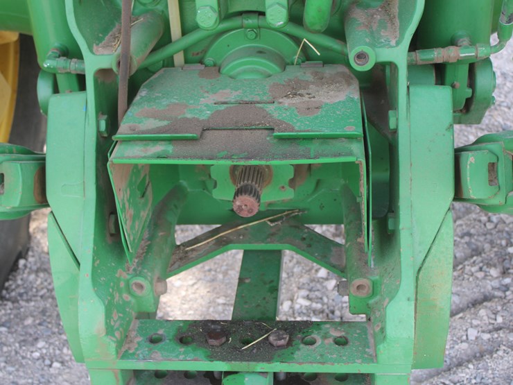 2009-john-deere-8330-image-38