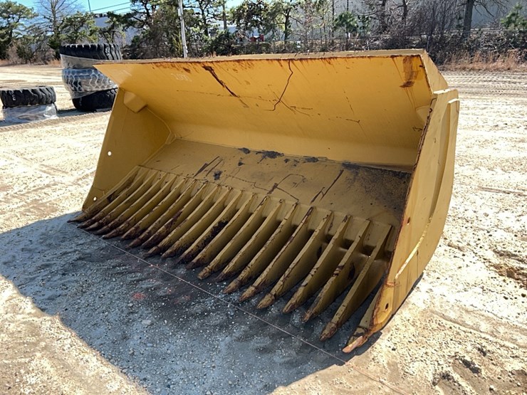 caterpillar-966e-image-1