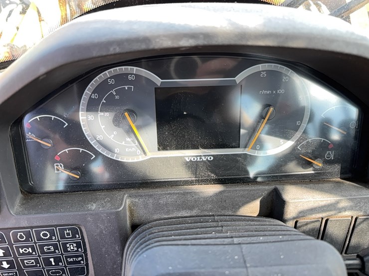 2018-volvo-l260h-image-15