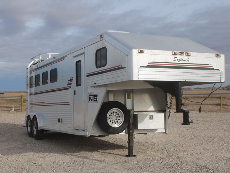 #3020-•-1995-soft-touch-horse-trailer-with-living-quarters-image-3