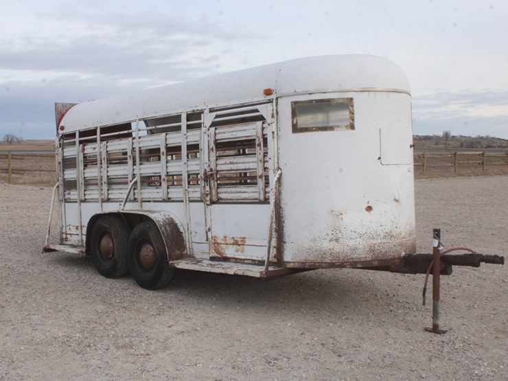 #3021-•-16ft-bumper-pull-livestock-trailer-image-4