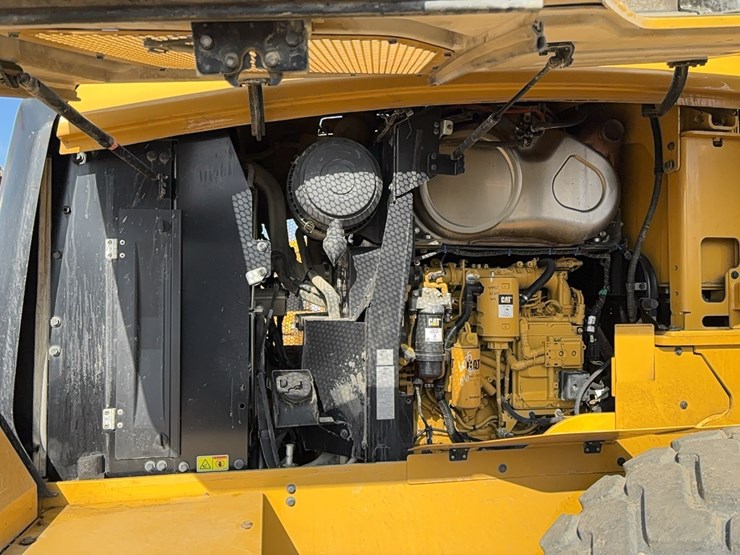 2018-caterpillar-938m-image-8