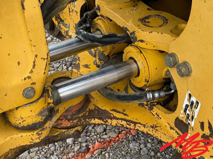 john-deere-310d-image-8