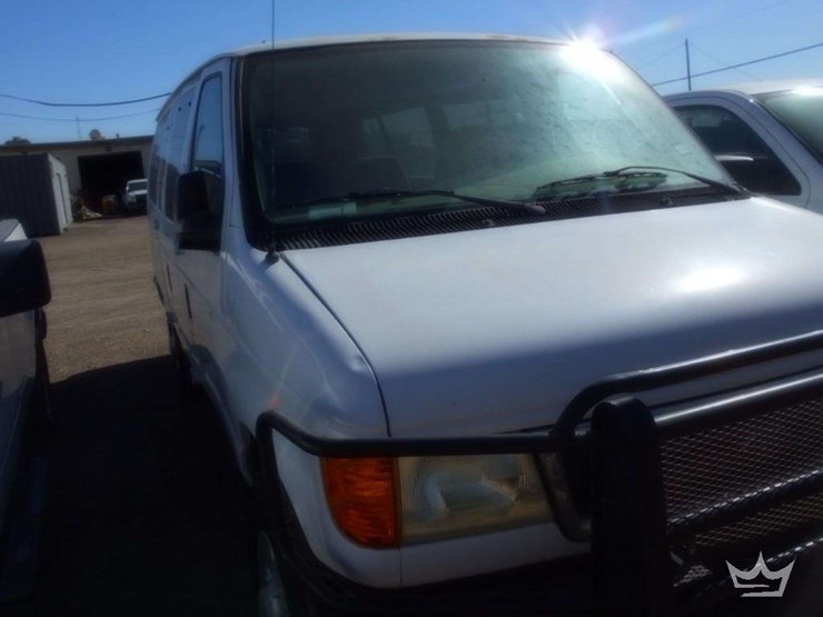 2006-ford-e350-image-2