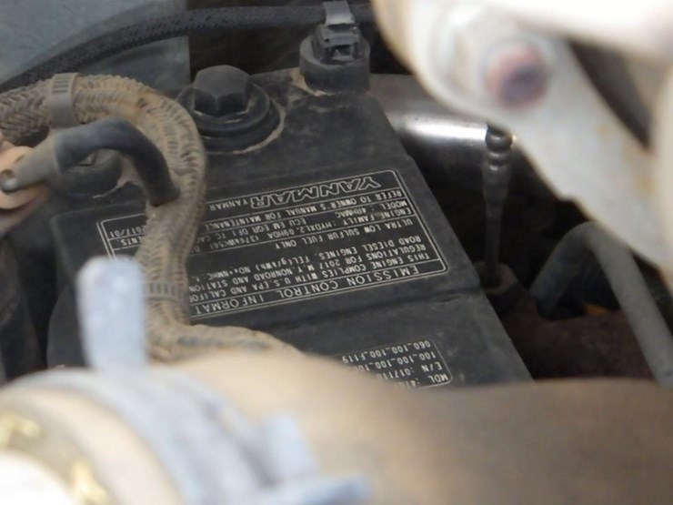 2017-deere-317g-image-11