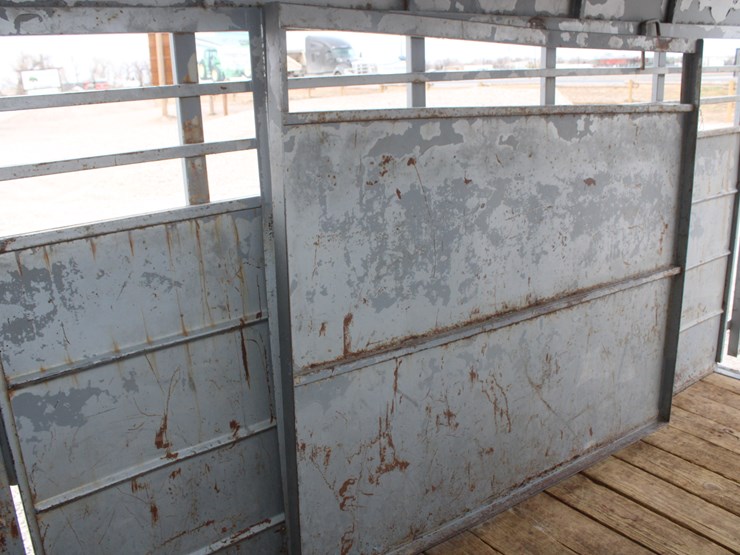 #3010-•-1995-calico-bumper-pull-16ft-livestock-trailer-image-25