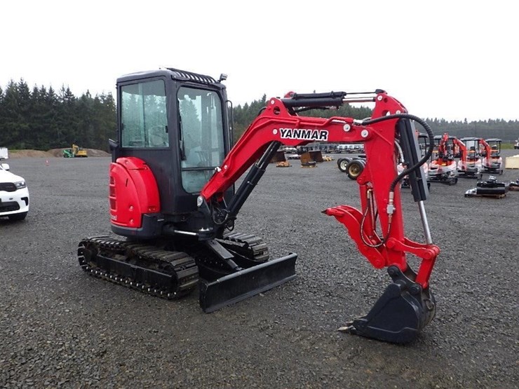 2013-yanmar-vio35-5b-image-2