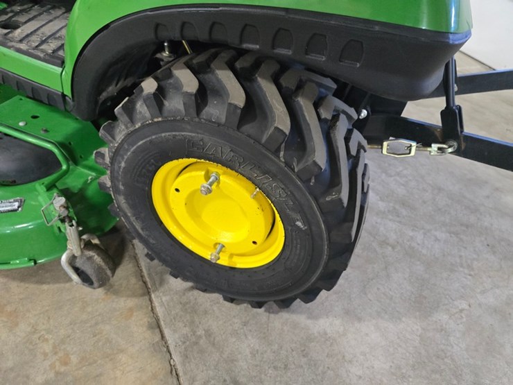 2014-john-deere-1025r-image-40