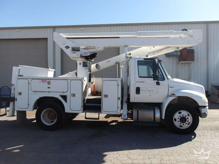 2011-international-durastar-4300-image-3