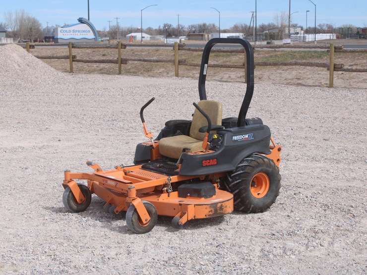 #1092-•-2010-scag-freedom-z-lawn-mower-image-1