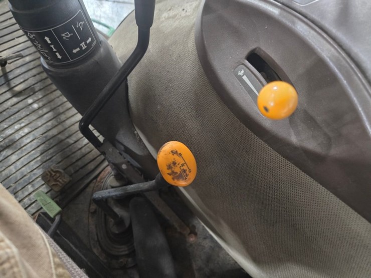 john-deere-5520-image-37