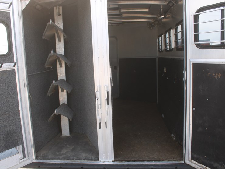 #3020-•-1995-soft-touch-horse-trailer-with-living-quarters-image-37