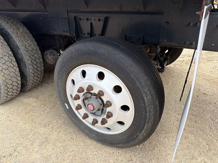 2015-kenworth-t880-image-9