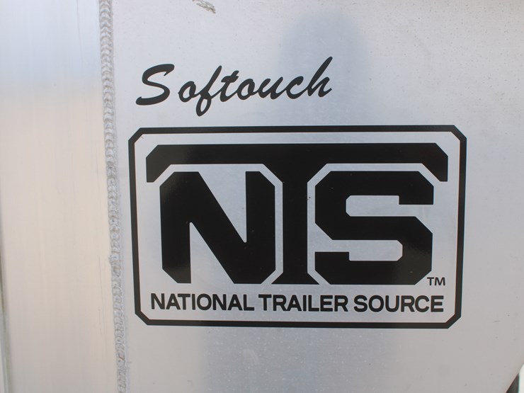 #3020-•-1995-soft-touch-horse-trailer-with-living-quarters-image-19