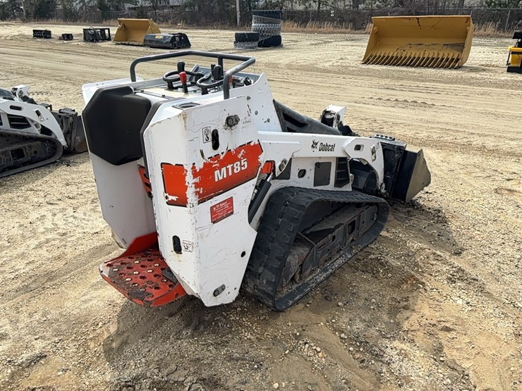 2020-bobcat-mt85-image-3