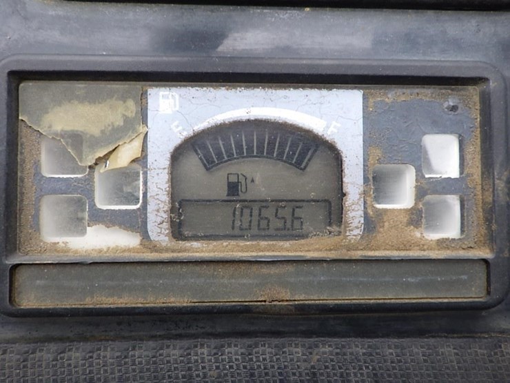 2020-deere-26g-image-42