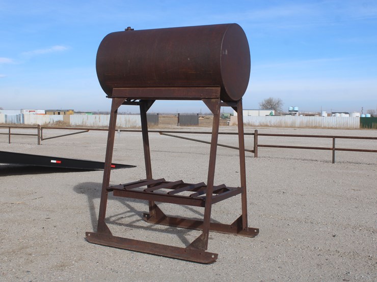 #2078-•-eaton-fuel-tank-on-tank-on-hd-stand-image-1