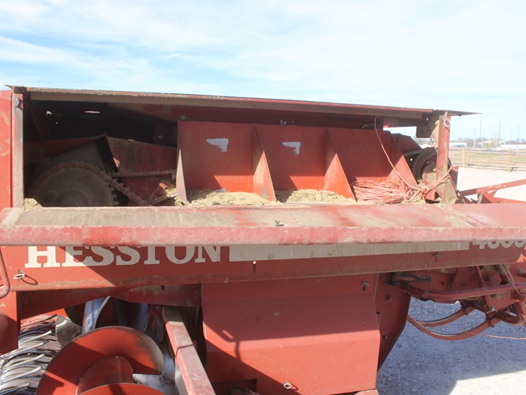 hesston-4600-image-18