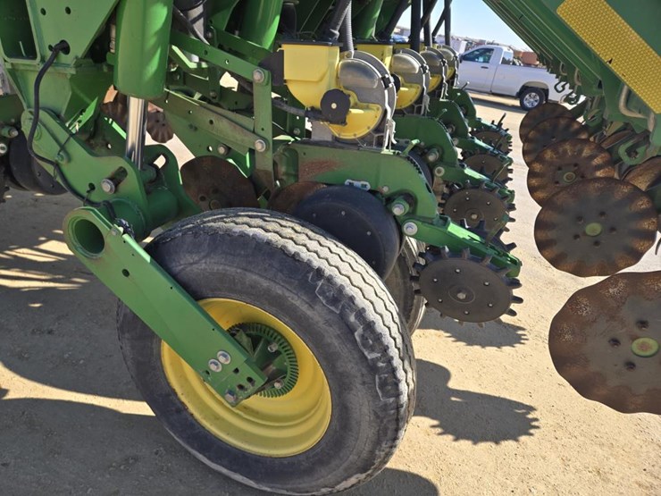 john-deere-1790-image-13