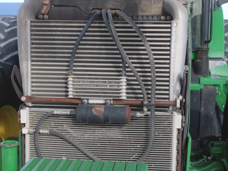 2009-john-deere-8330-image-70