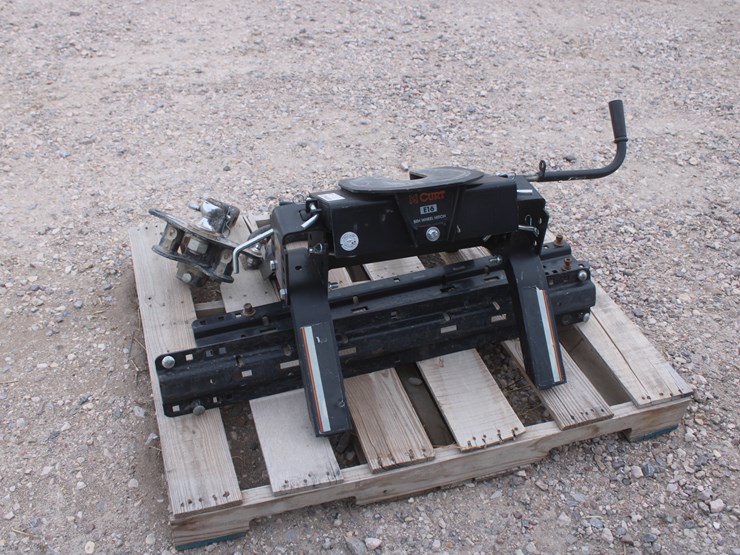 #3001-•-5th-wheel-camper-hitch-image-1