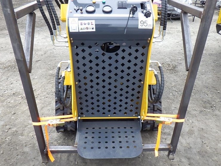 2026-sdlanch-ssl60-skid-steer-tracked-loader-image-9