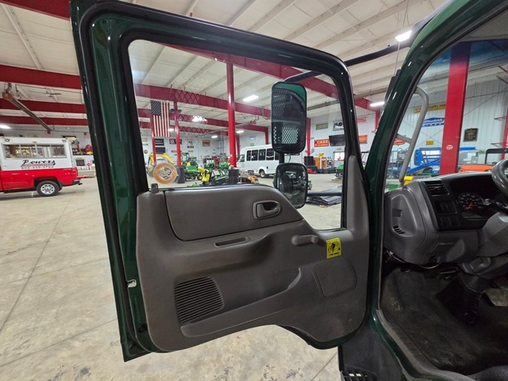 2007-ford-lcf-image-18