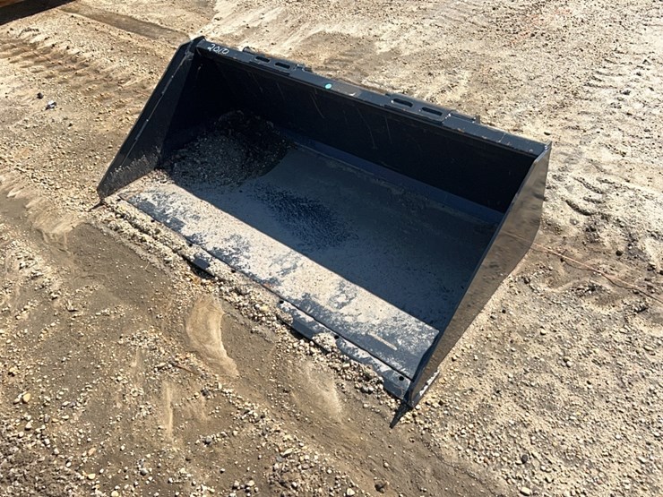 caterpillar-226-image-1