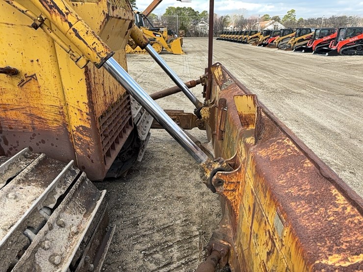 komatsu-d65px-12-image-11