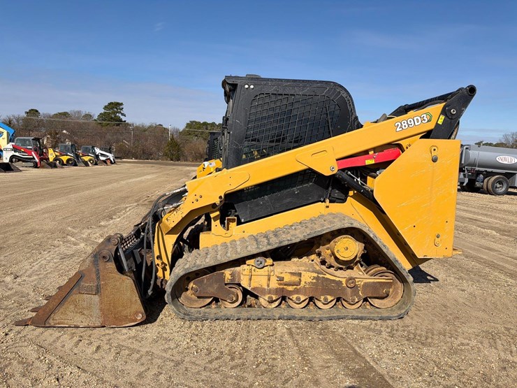 2023-caterpillar-289d3-image-1