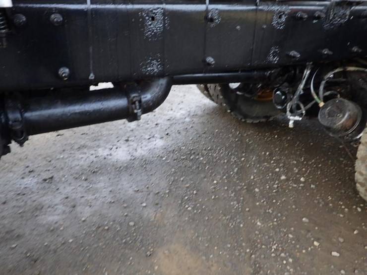 2007-peterbilt-335-image-9