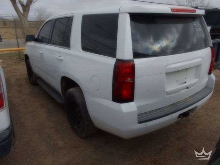 2017-chevrolet-tahoe-image-3
