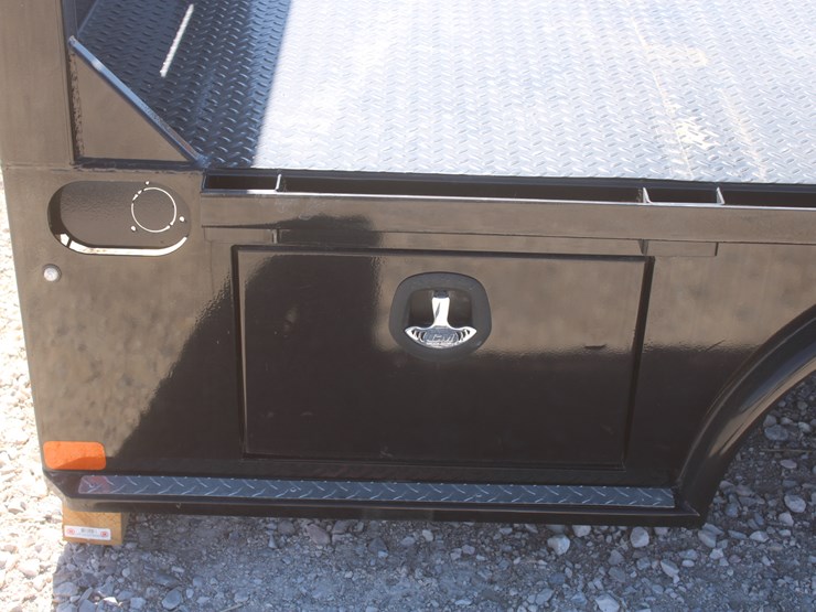 #3009-•-cm-skirted-flatbed-with-4-toolboxes-image-23