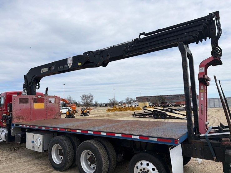 2015-kenworth-t880-image-11