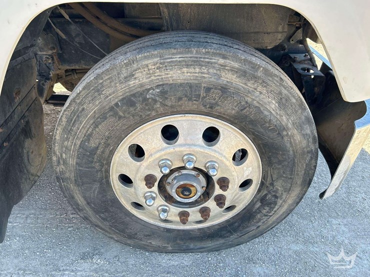 2004-mack-613-concrete-mixing-truck-image-32