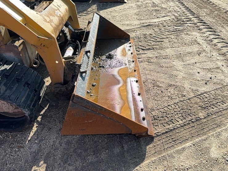 2020-caterpillar-289d3-image-11