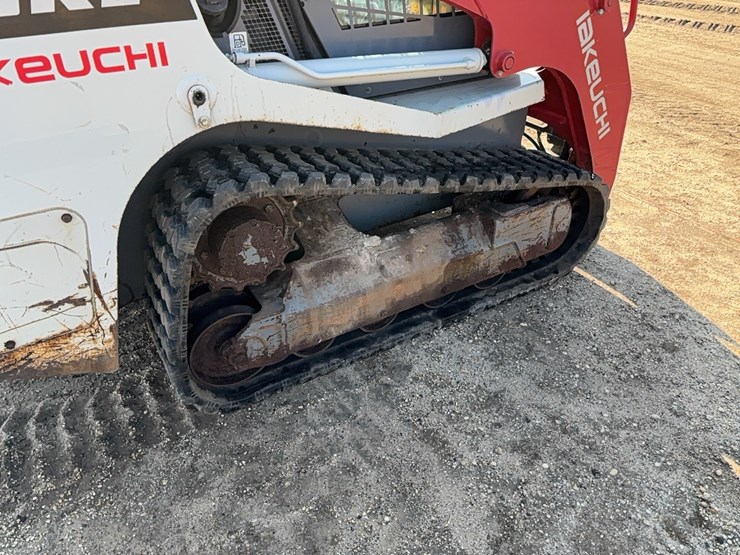 2021-takeuchi-tl8r2-image-8
