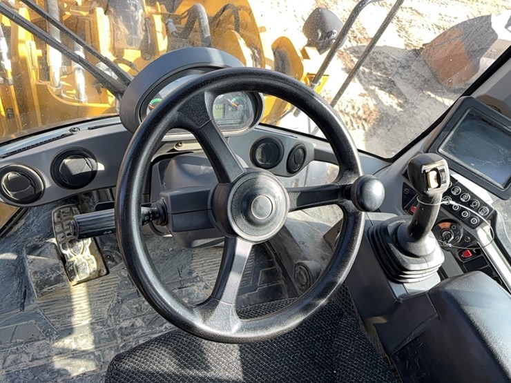 2018-caterpillar-938m-image-17