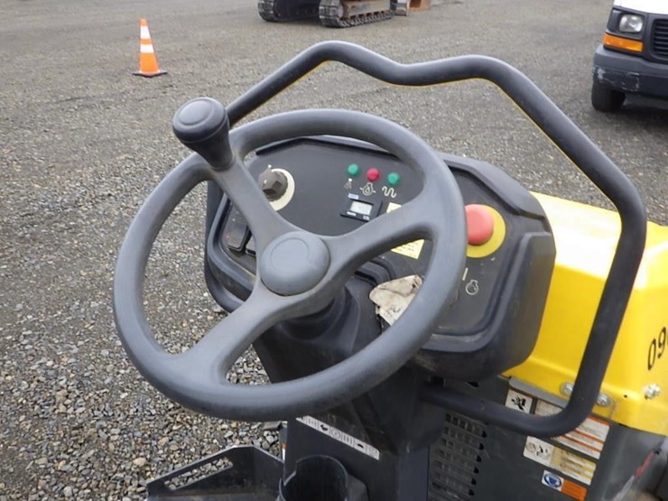 2019-wacker-neuson-rd12a-tandem-vibratory-roller-image-18