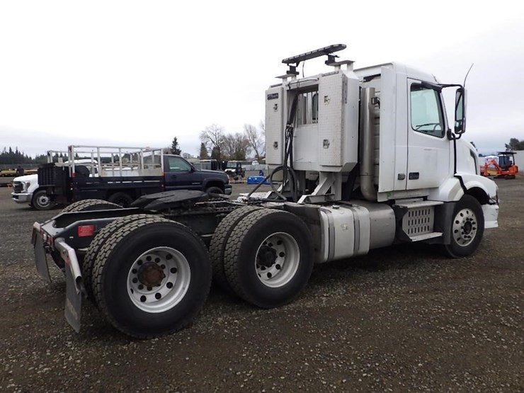 2011-volvo-vnl-t/a-truck-tractor-image-5