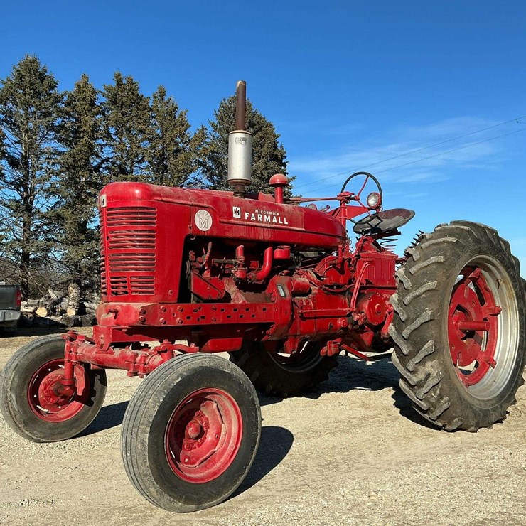 IH Farmall Super M, gas, WF, power steering, PTO, 13.6-38 tires, S/N 41011
