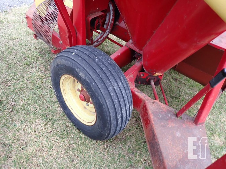 new-holland-353-image-9