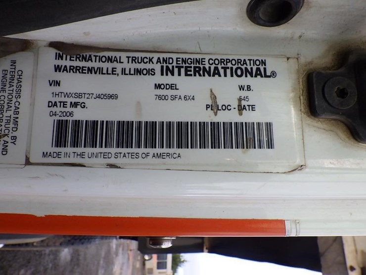 2007-international-7600-image-48