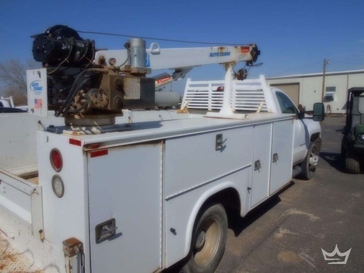 2016-chevrolet-silverado-3500-image-3